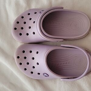 Crocs lavender size J2